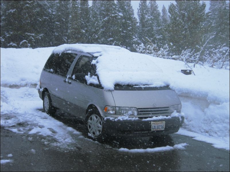 2006-05-21 (38) snow covered car